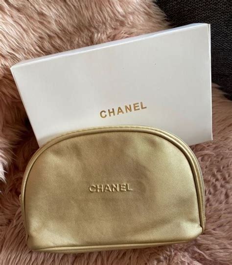 Chanel Beauty Pochette kosmetiktasche ** Gold Edition .